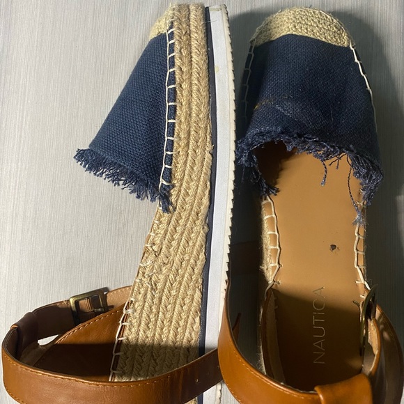 Nautica Platform Sandals - Picture 2 of 4